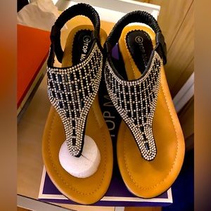 Women’s size 5, black sandals